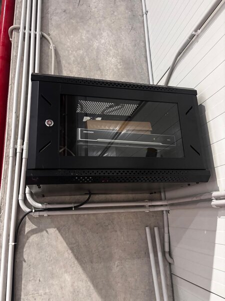 KIV Electro Systems - Servicii complete instalatii electrice si securitate
